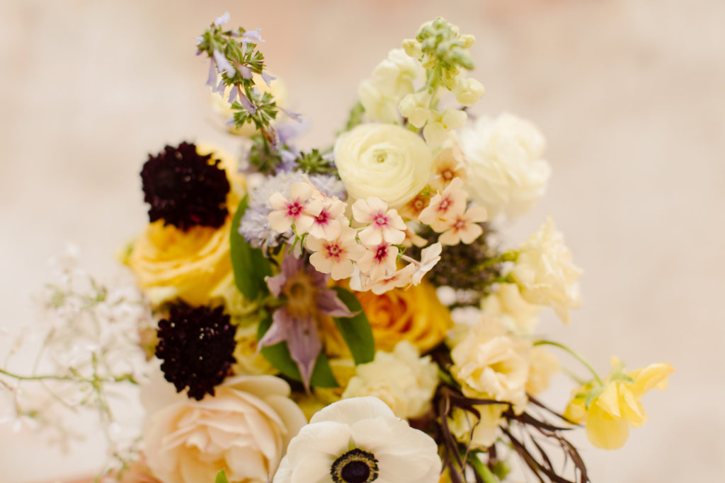 Close-up photo of gorgeous floral arrangement made up of a mix of flowers by Amy Balsters during the Bouquet Bootcamp and photographed by @karenobrist
